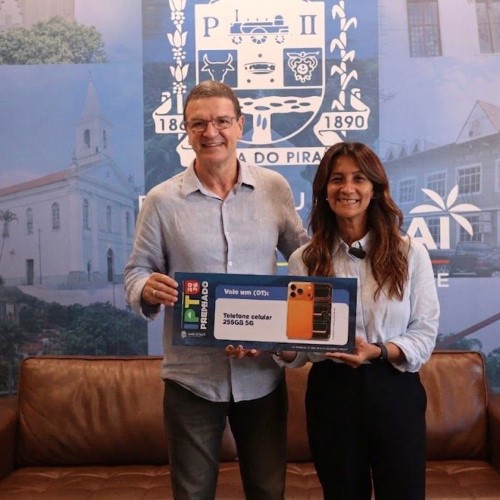 Prefeita Katia Miki faz entrega simbólica do primeiro IPTU Premiado de Barra do Piraí